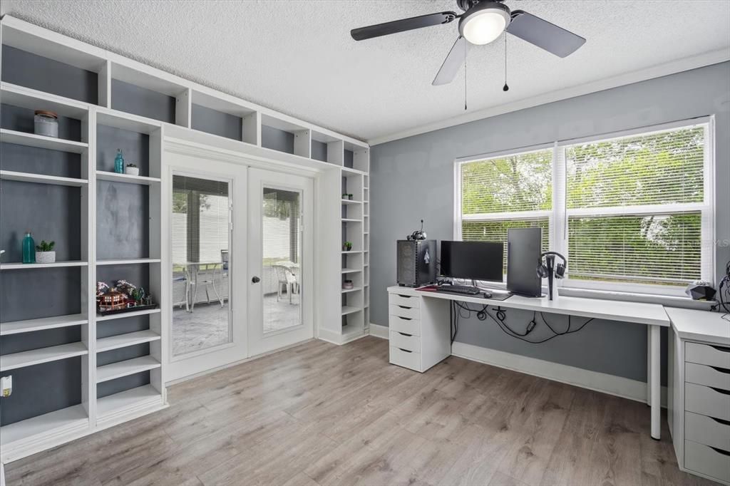 For Sale: $260,000 (3 beds, 2 baths, 1237 Square Feet)