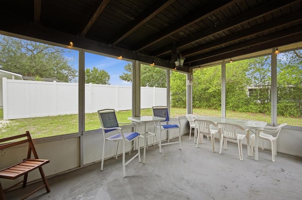 For Sale: $260,000 (3 beds, 2 baths, 1237 Square Feet)