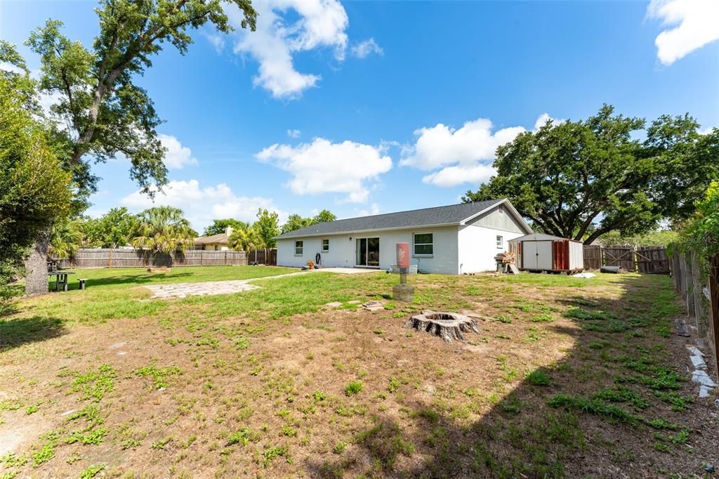 Activo con contrato: $365,000 (3 camas, 2 baños, 1829 Pies cuadrados)
