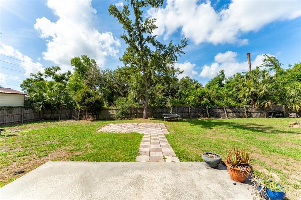 Activo con contrato: $365,000 (3 camas, 2 baños, 1829 Pies cuadrados)