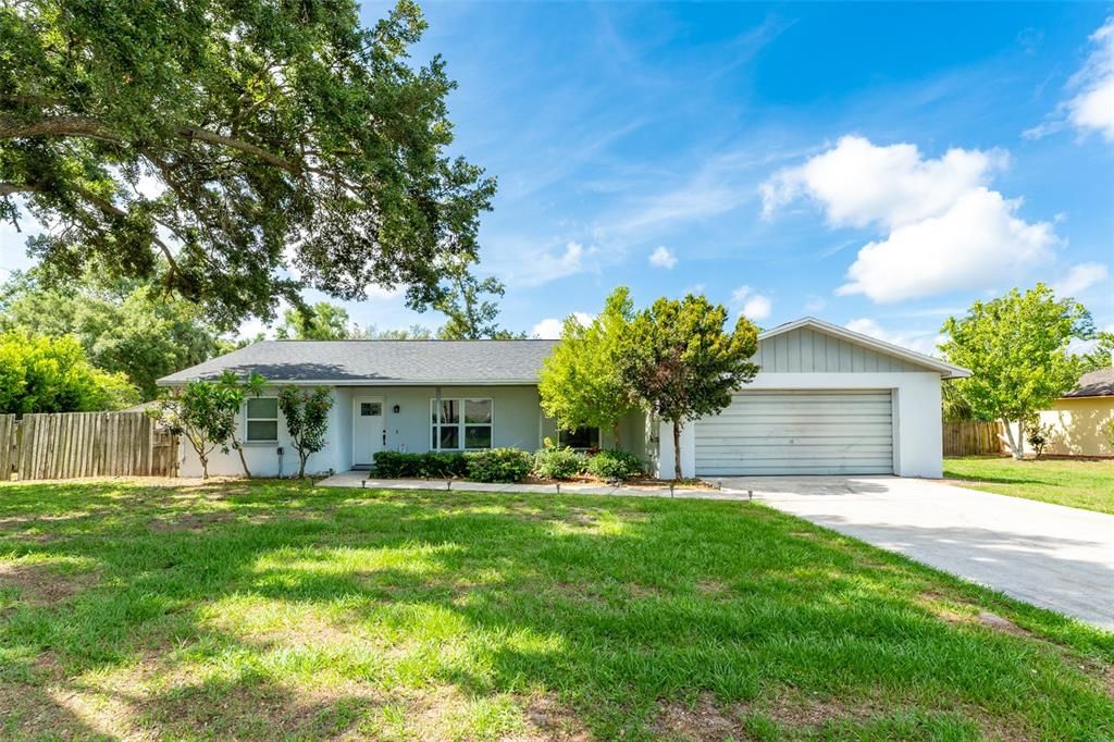 Activo con contrato: $365,000 (3 camas, 2 baños, 1829 Pies cuadrados)