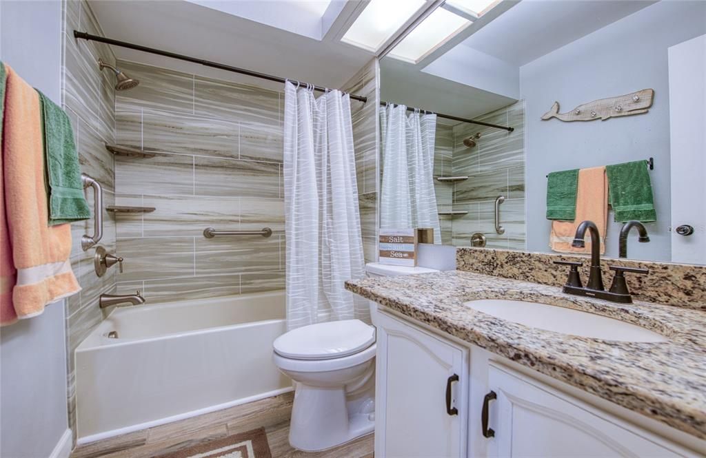 Active With Contract: $1,950 (2 beds, 2 baths, 1110 Square Feet)