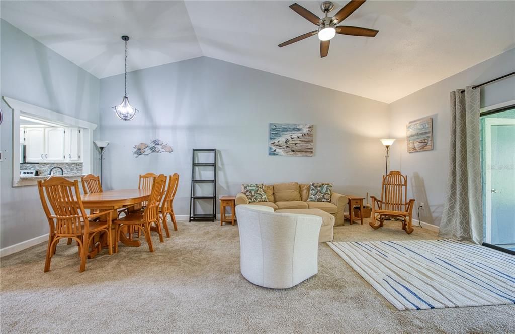 Active With Contract: $1,950 (2 beds, 2 baths, 1110 Square Feet)