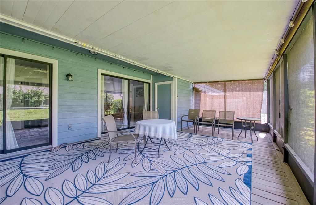 Active With Contract: $1,950 (2 beds, 2 baths, 1110 Square Feet)