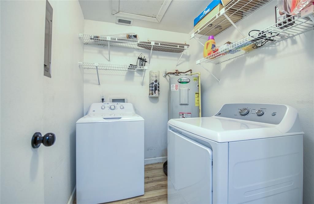 Active With Contract: $1,950 (2 beds, 2 baths, 1110 Square Feet)