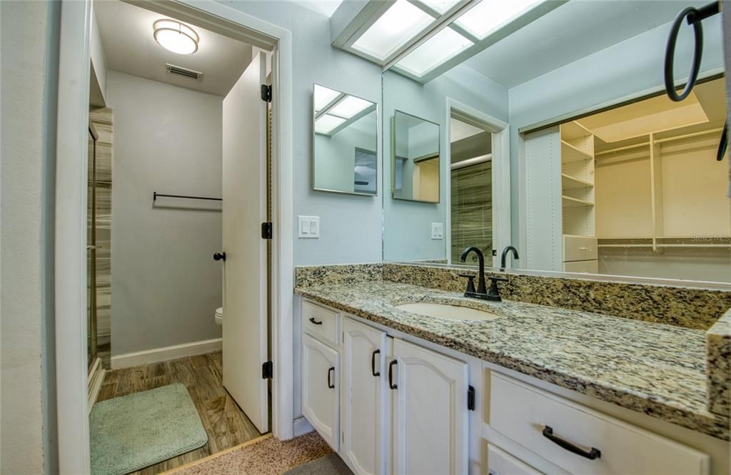 Active With Contract: $1,950 (2 beds, 2 baths, 1110 Square Feet)