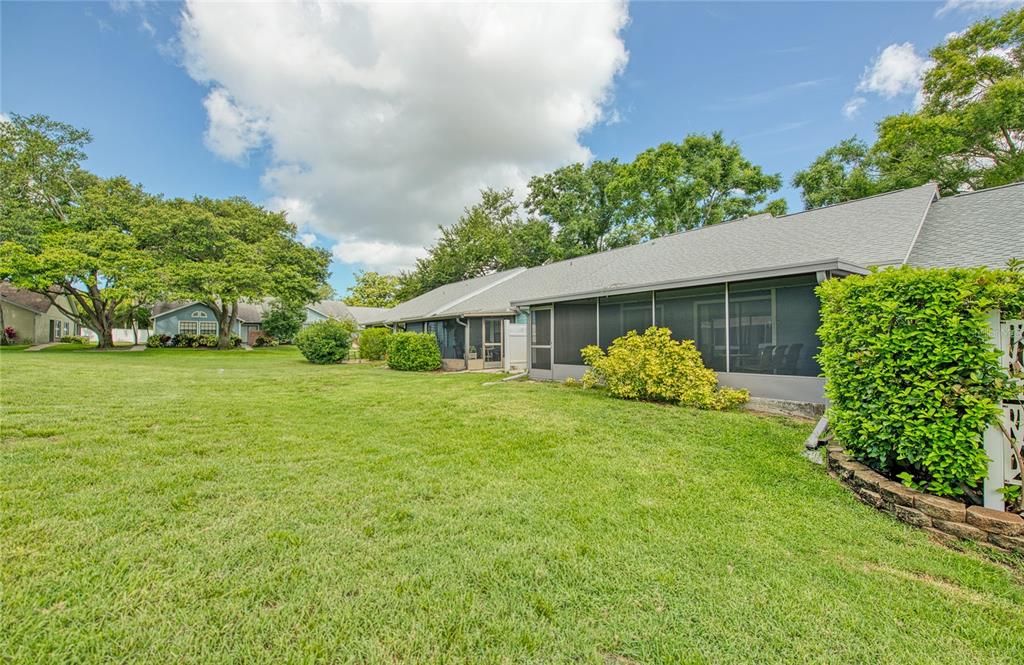 Active With Contract: $1,950 (2 beds, 2 baths, 1110 Square Feet)