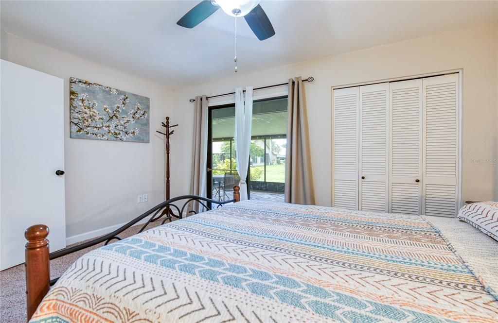 Active With Contract: $1,950 (2 beds, 2 baths, 1110 Square Feet)