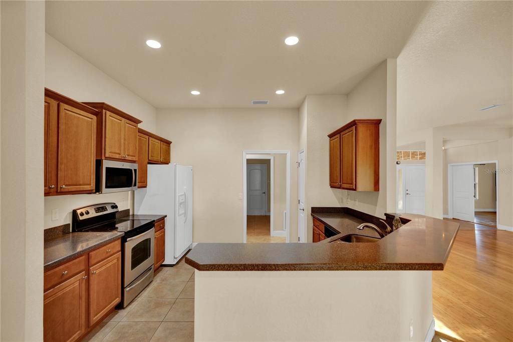 En Venta: $380,000 (4 camas, 3 baños, 2218 Pies cuadrados)