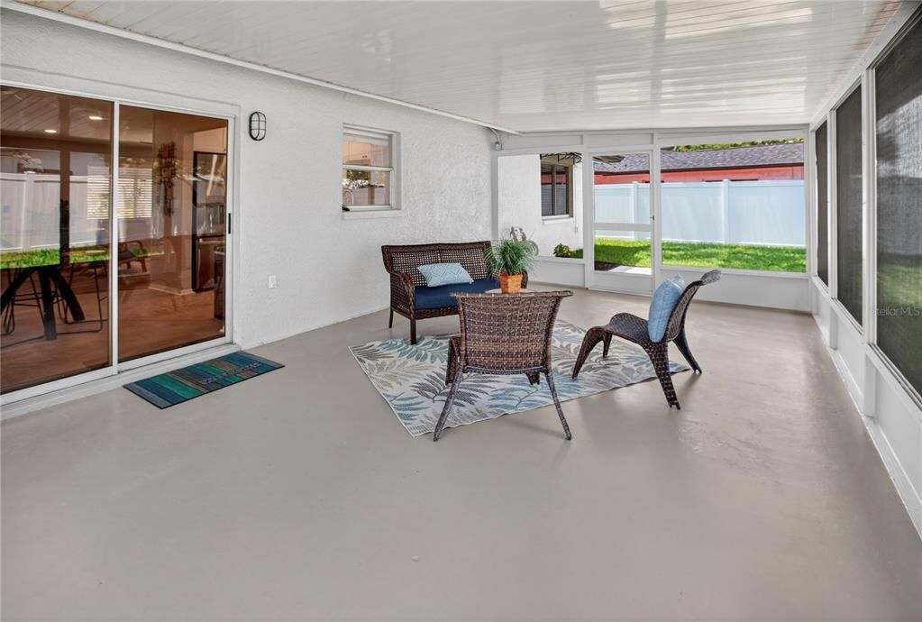 Active With Contract: $439,900 (3 beds, 2 baths, 1136 Square Feet)