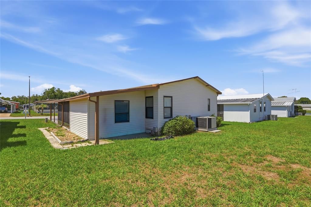 For Sale: $143,000 (2 beds, 2 baths, 960 Square Feet)