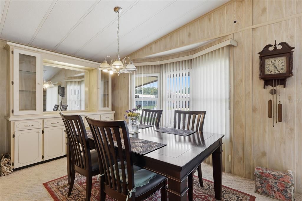For Sale: $143,000 (2 beds, 2 baths, 960 Square Feet)
