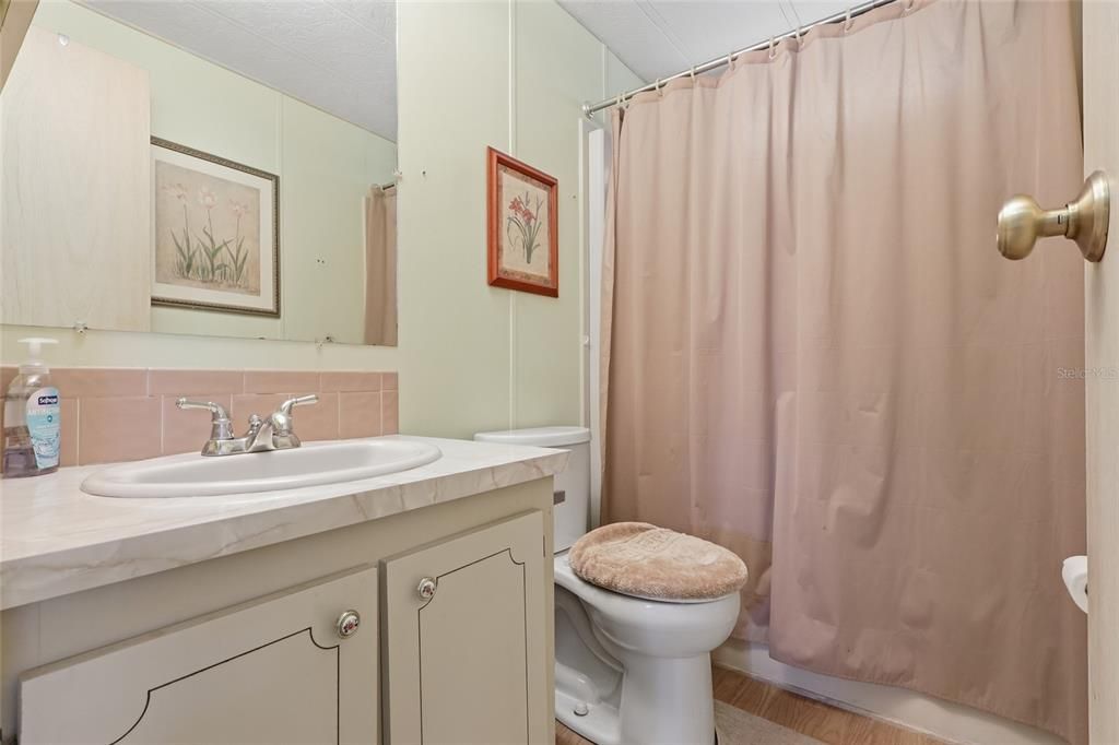 For Sale: $143,000 (2 beds, 2 baths, 960 Square Feet)