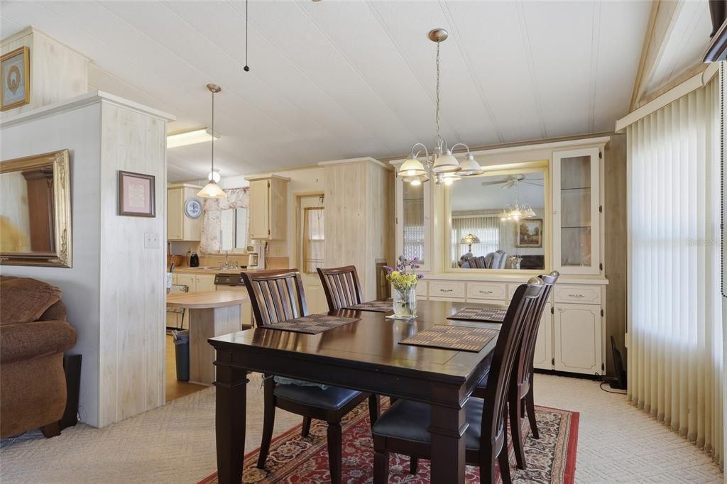 For Sale: $143,000 (2 beds, 2 baths, 960 Square Feet)