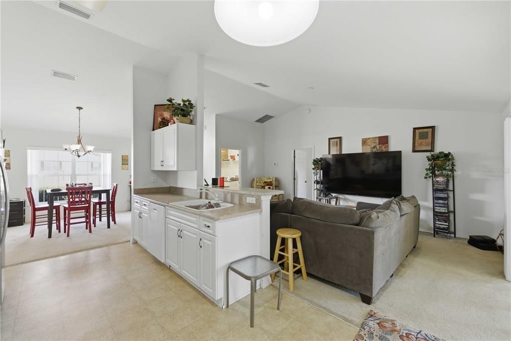En Venta: $219,900 (3 camas, 2 baños, 1405 Pies cuadrados)