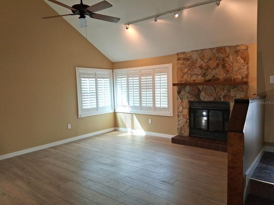 For Sale: $699,999 (3 beds, 2 baths, 1578 Square Feet)