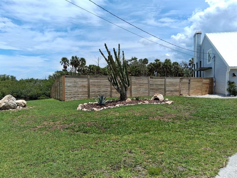 For Sale: $699,999 (3 beds, 2 baths, 1578 Square Feet)