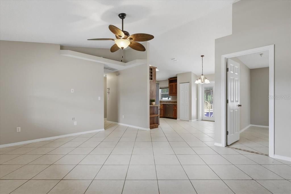 Active With Contract: $299,900 (3 beds, 2 baths, 1128 Square Feet)