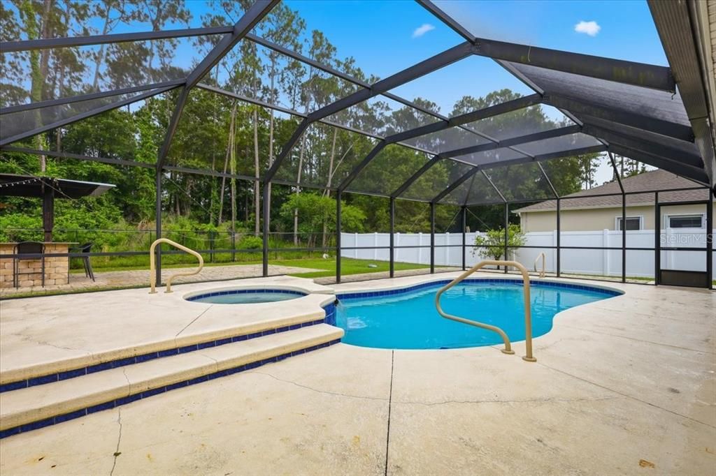 Active With Contract: $299,900 (3 beds, 2 baths, 1128 Square Feet)
