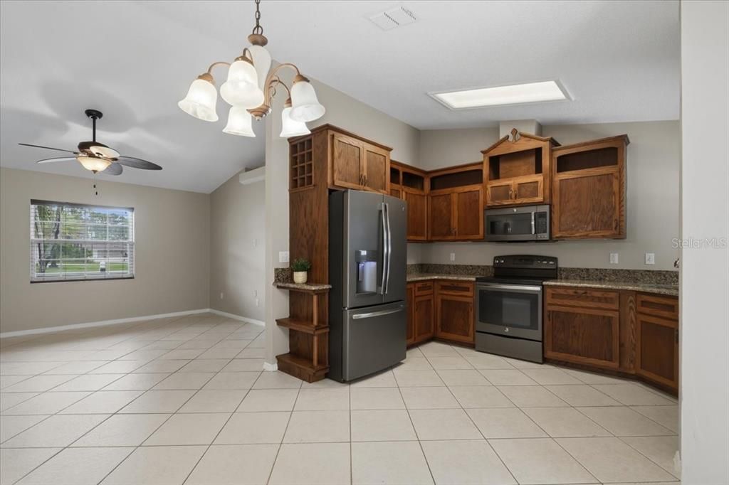 Active With Contract: $299,900 (3 beds, 2 baths, 1128 Square Feet)