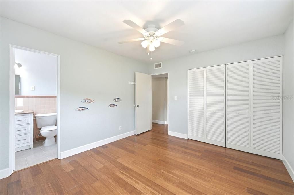 For Sale: $275,000 (3 beds, 1 baths, 1310 Square Feet)