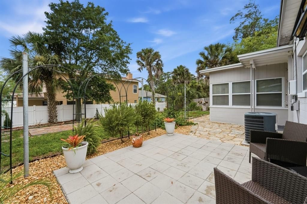 For Sale: $275,000 (3 beds, 1 baths, 1310 Square Feet)
