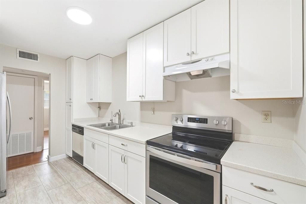 For Sale: $275,000 (3 beds, 1 baths, 1310 Square Feet)
