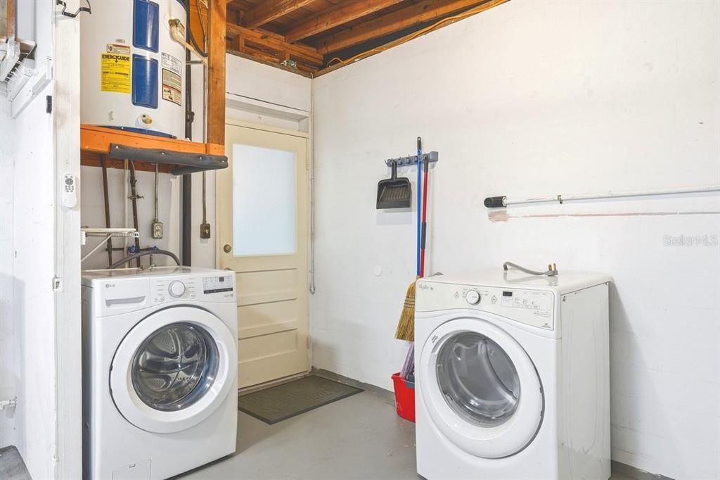 For Sale: $275,000 (3 beds, 1 baths, 1310 Square Feet)