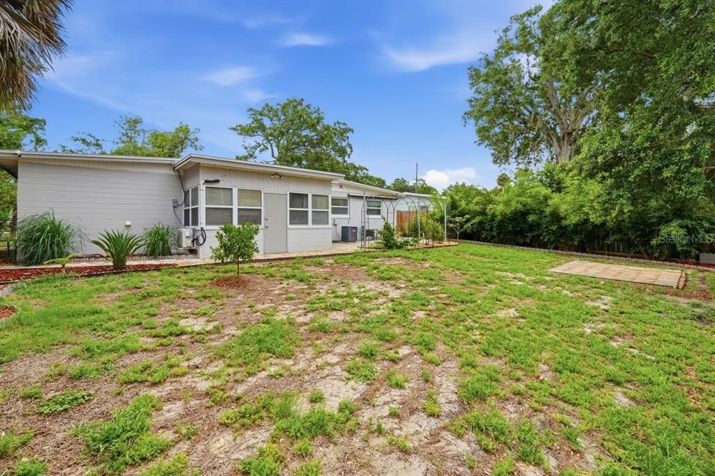 For Sale: $275,000 (3 beds, 1 baths, 1310 Square Feet)