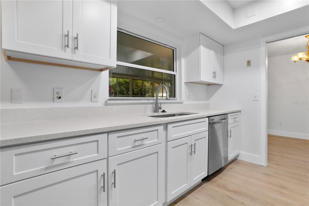 На продажу: $525,000 (3 спален, 2 ванн, 1597 Квадратных фут)