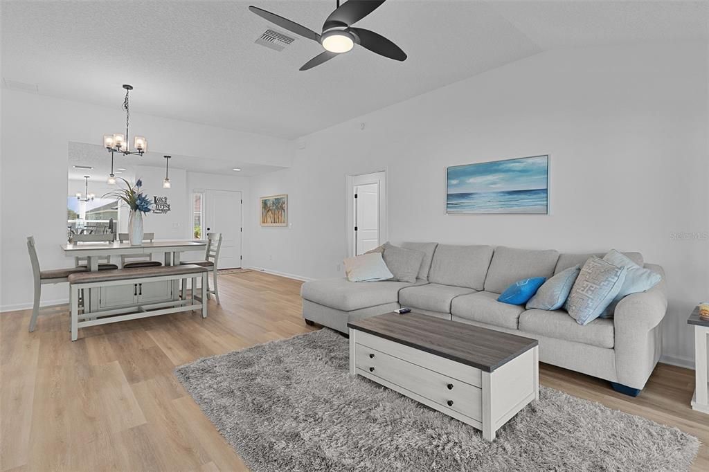 For Sale: $417,000 (3 beds, 2 baths, 1578 Square Feet)