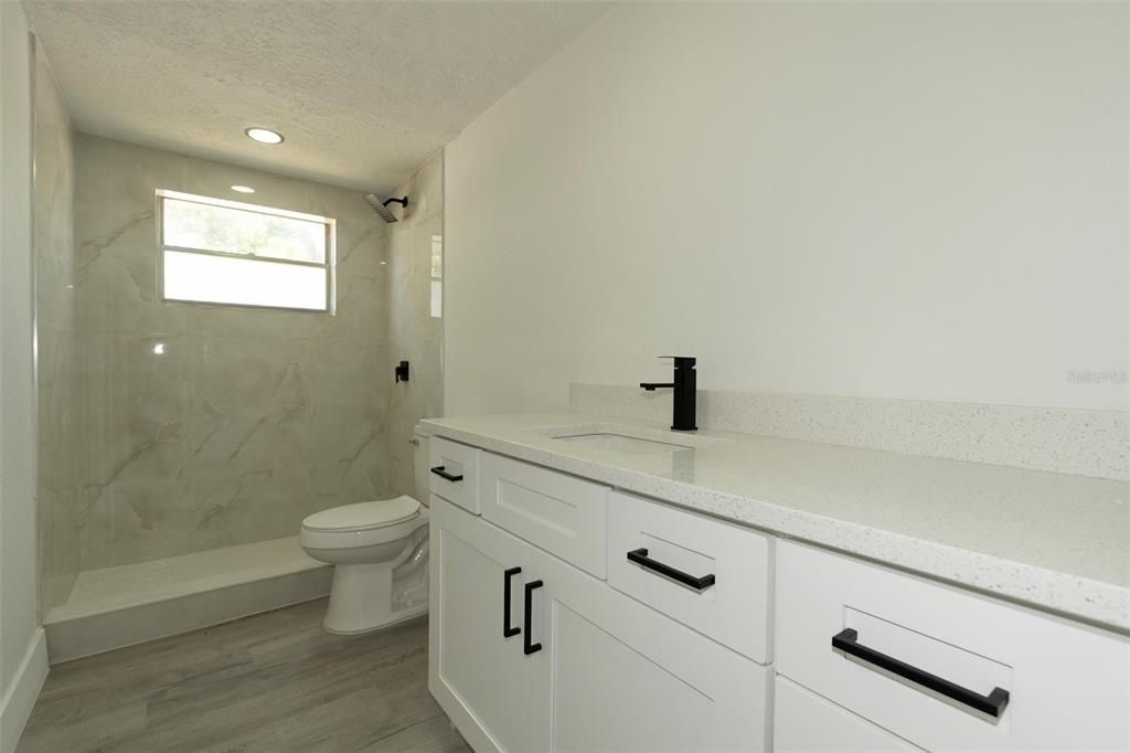 En Venta: $320,000 (3 camas, 3 baños, 1606 Pies cuadrados)