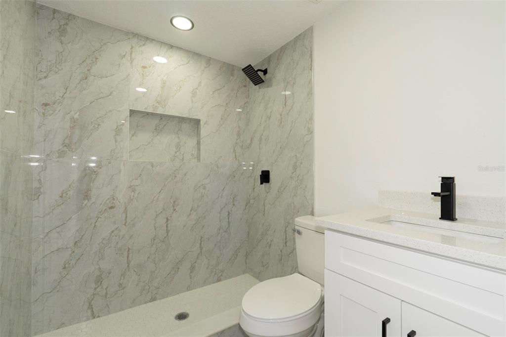En Venta: $320,000 (3 camas, 3 baños, 1606 Pies cuadrados)
