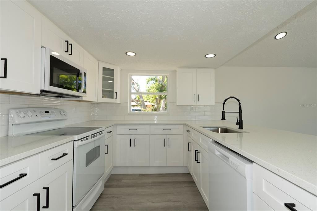 En Venta: $320,000 (3 camas, 3 baños, 1606 Pies cuadrados)