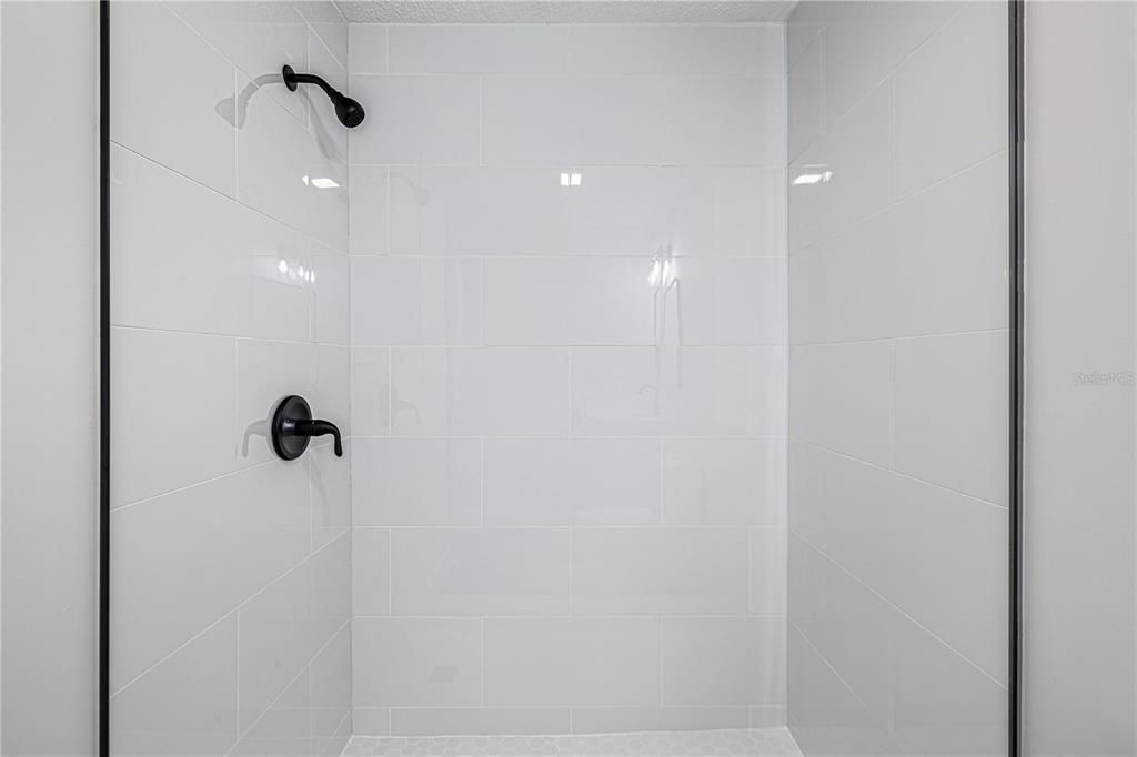 For Sale: $279,900 (2 beds, 2 baths, 1279 Square Feet)