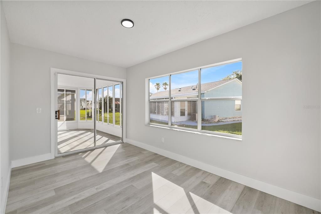 For Sale: $279,900 (2 beds, 2 baths, 1279 Square Feet)