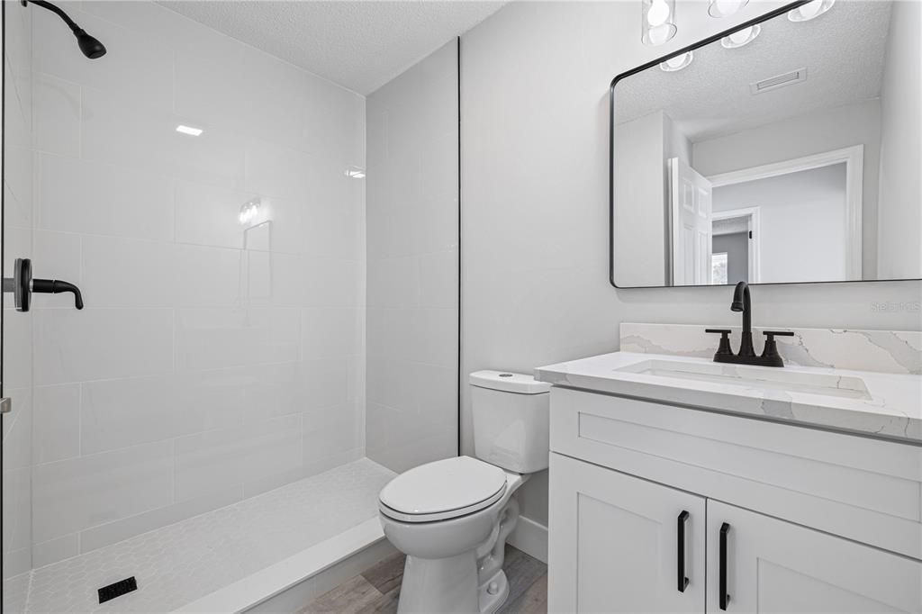 For Sale: $279,900 (2 beds, 2 baths, 1279 Square Feet)