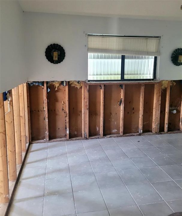 For Sale: $475,000 (2 beds, 2 baths, 1008 Square Feet)