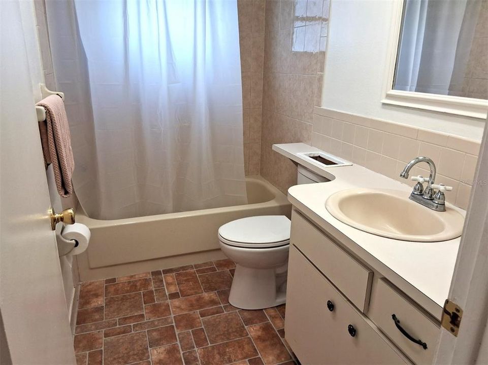В аренду: $1,750 (2 спален, 2 ванн, 1398 Квадратных фут)