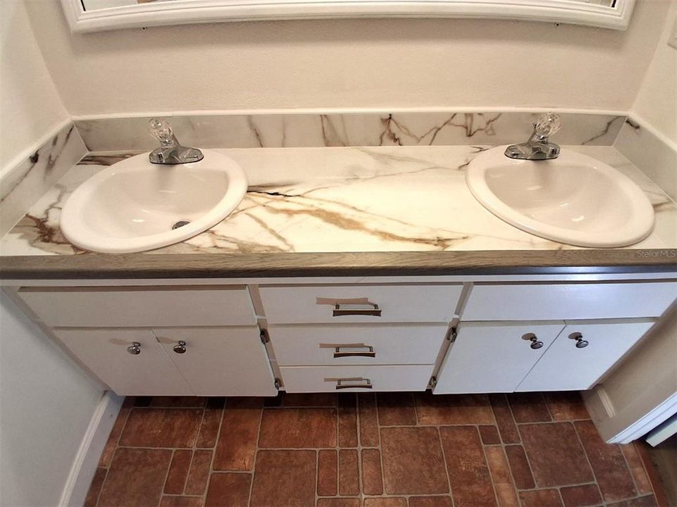 В аренду: $1,750 (2 спален, 2 ванн, 1398 Квадратных фут)