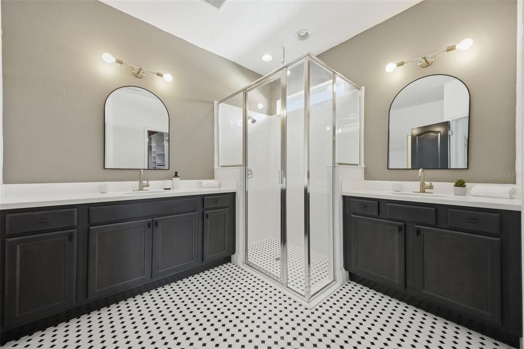 Active With Contract: $520,000 (4 beds, 2 baths, 1975 Square Feet)