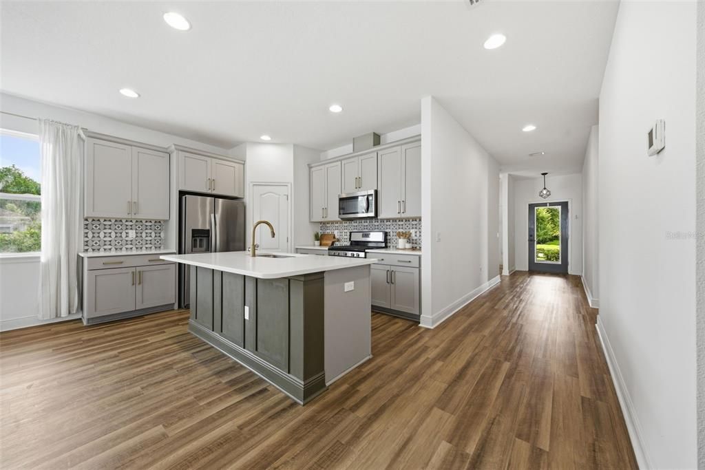 Active With Contract: $520,000 (4 beds, 2 baths, 1975 Square Feet)