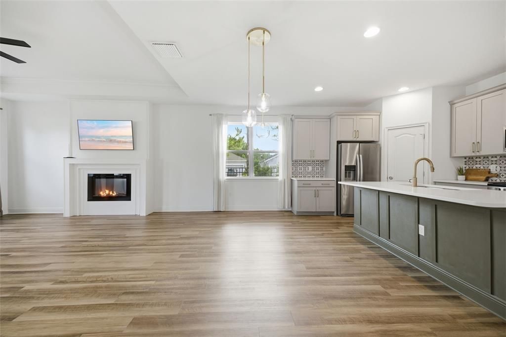 Active With Contract: $520,000 (4 beds, 2 baths, 1975 Square Feet)