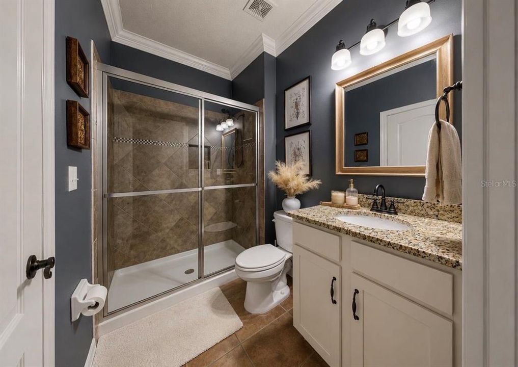 For Sale: $650,000 (5 beds, 4 baths, 3915 Square Feet)