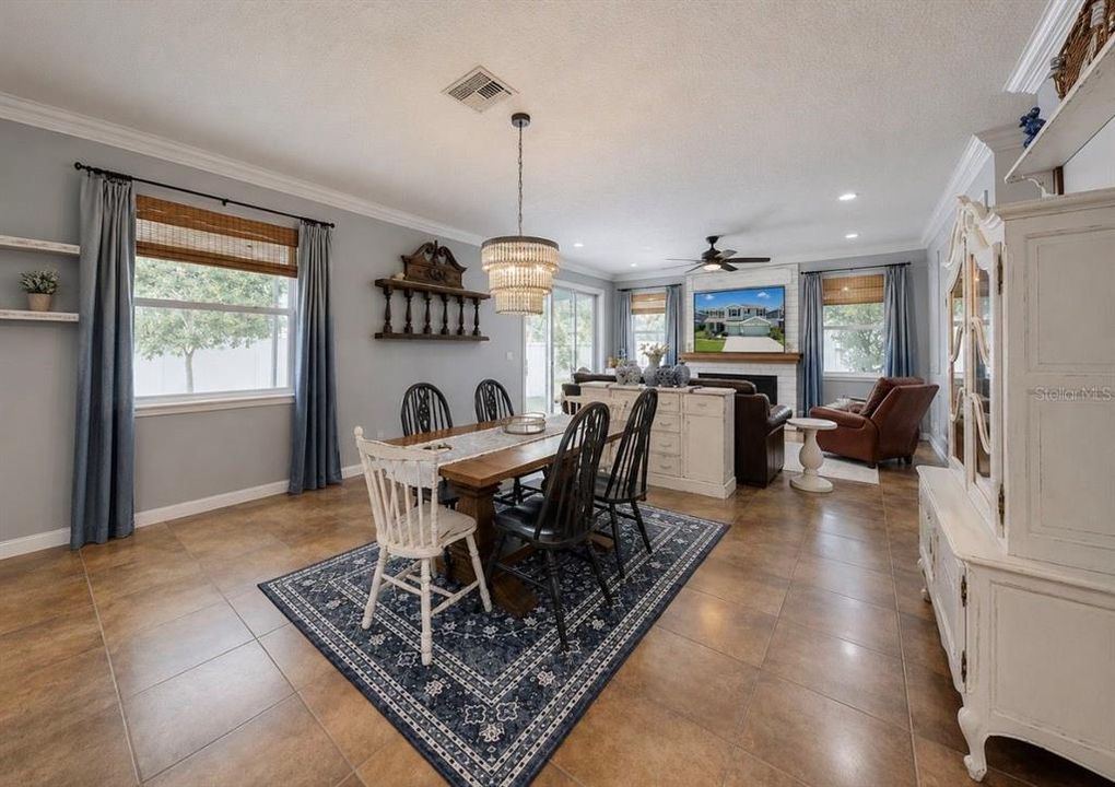 For Sale: $650,000 (5 beds, 4 baths, 3915 Square Feet)
