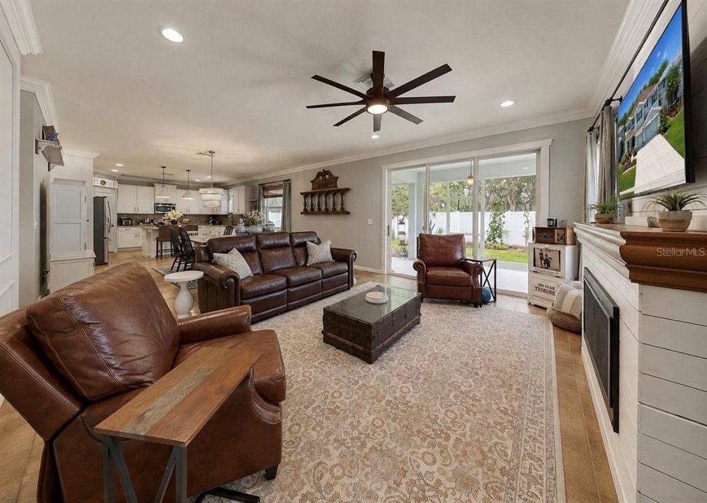 For Sale: $650,000 (5 beds, 4 baths, 3915 Square Feet)
