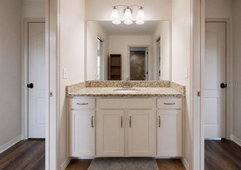 For Sale: $650,000 (5 beds, 4 baths, 3915 Square Feet)