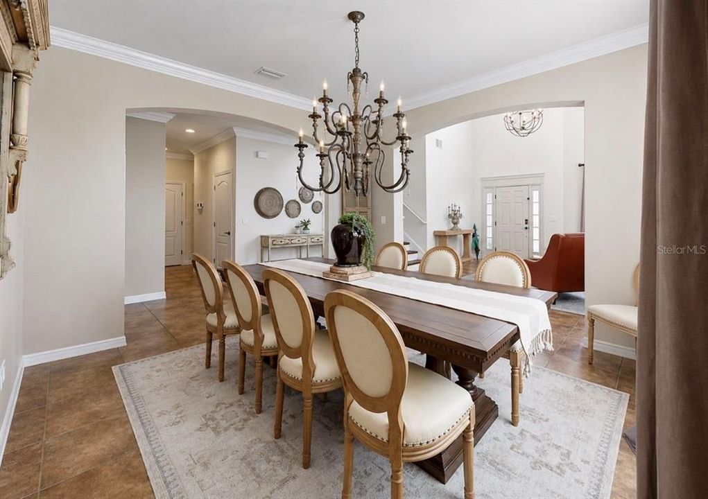 For Sale: $650,000 (5 beds, 4 baths, 3915 Square Feet)