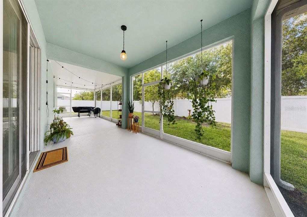 For Sale: $650,000 (5 beds, 4 baths, 3915 Square Feet)