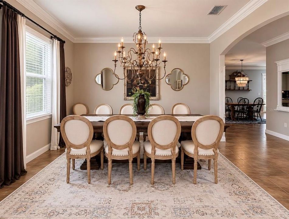 For Sale: $650,000 (5 beds, 4 baths, 3915 Square Feet)
